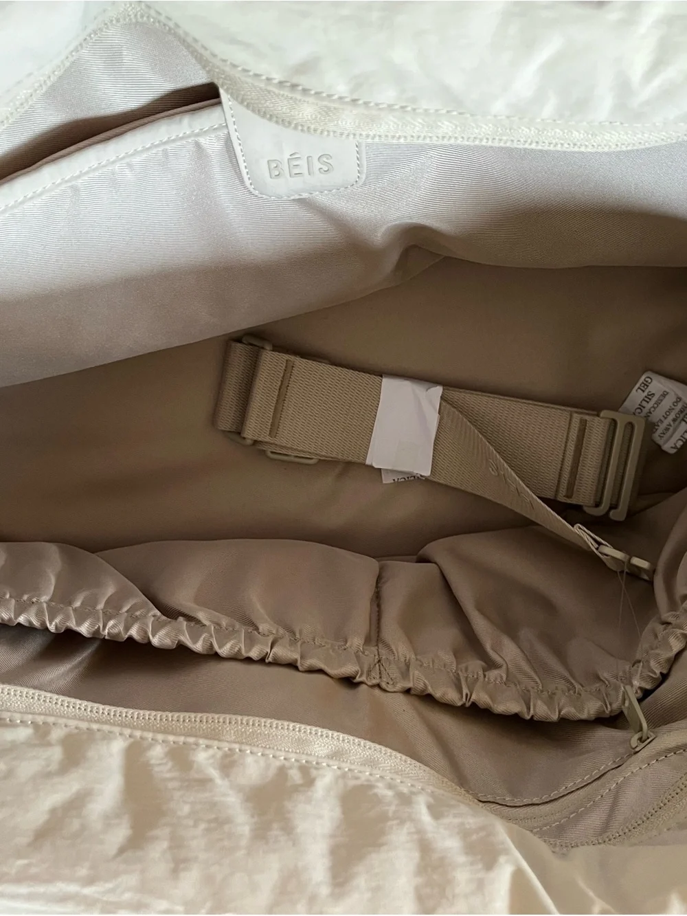 Beis Air Duffle - Oat - Picture 2 of 3